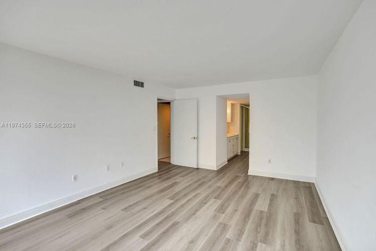 Costa Bella #503 image #17