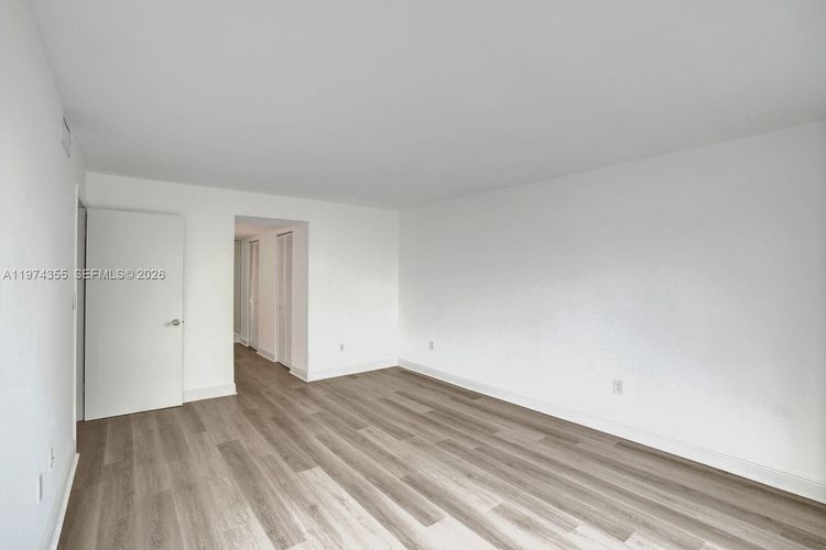 Costa Bella #503 image #18