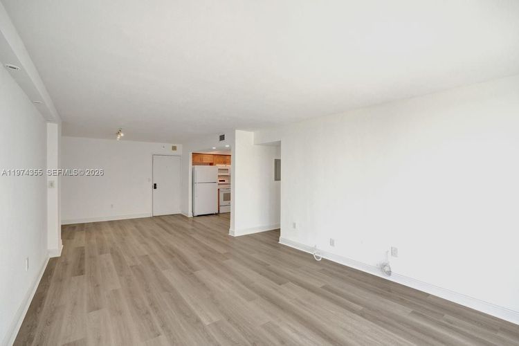 Costa Bella #503 image #8