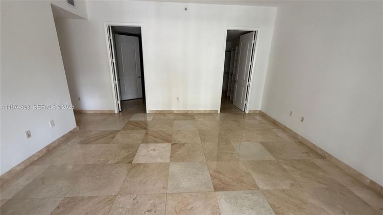 Valencia Grande #305 image #24