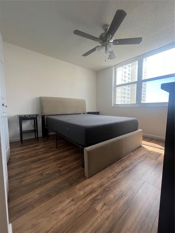 Isola #606 image #12