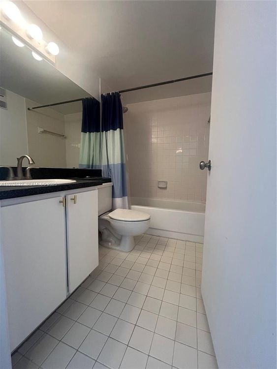 Isola #606 image #13