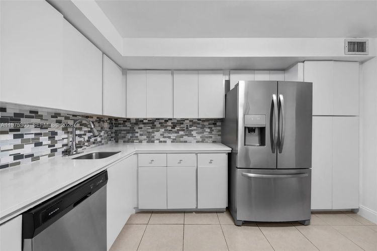 Oceanview Park #1001 image #12