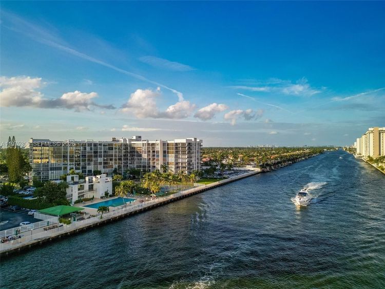 Oceanview Park #1001 image #25