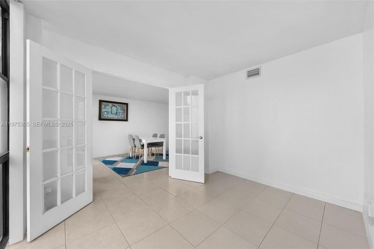 Oceanview Park #1001 image #8