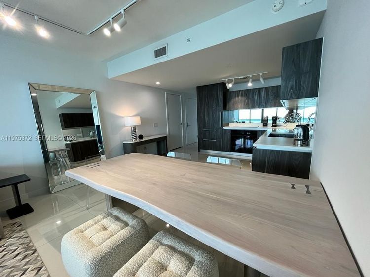 One Paraiso #3003 image #7