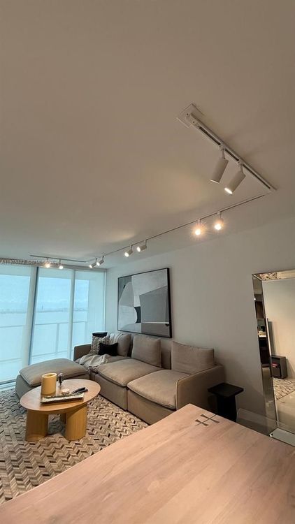 One Paraiso #3003 image #8