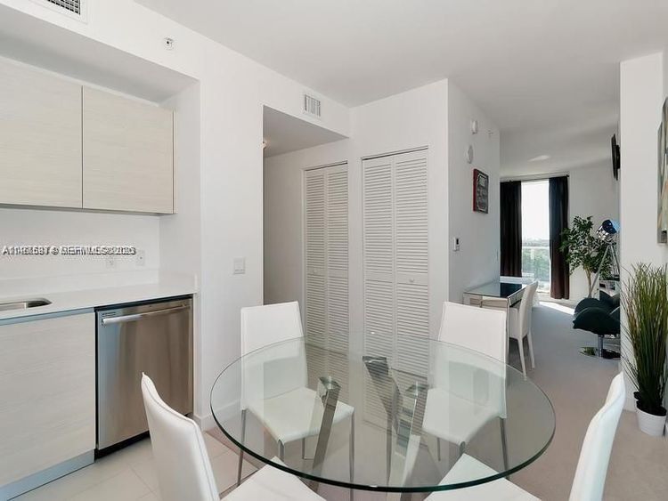 Baltus House #810 image #6