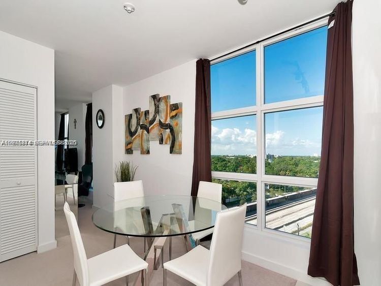 Baltus House #810 image #7