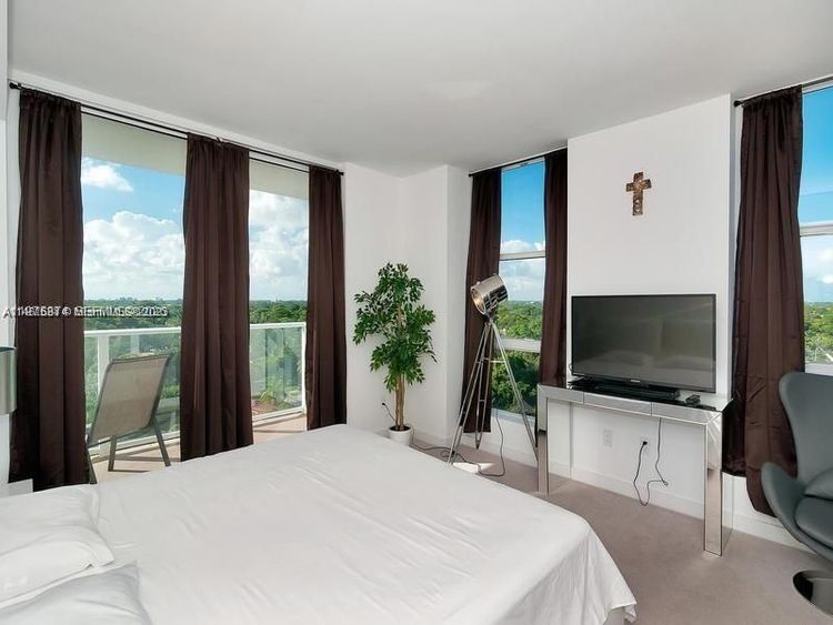 Baltus House #810 image #9