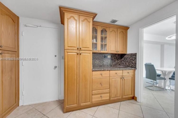 Four Ambassadors #2007 image #12