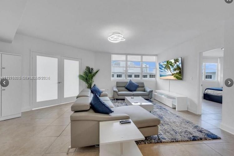 Four Ambassadors #2007 image #23