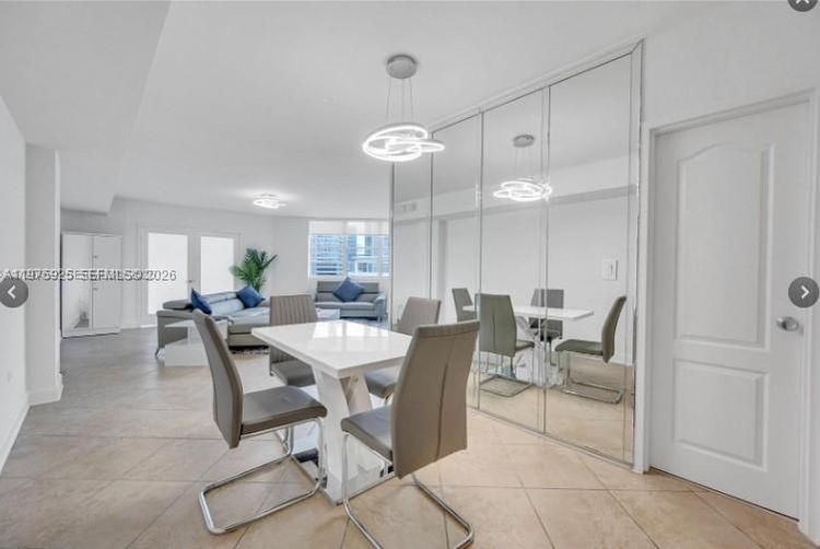 Four Ambassadors #2007 image #25