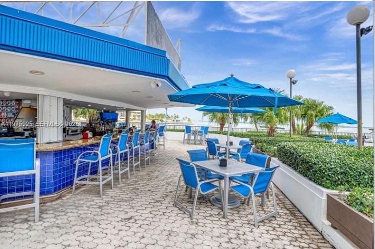 Four Ambassadors #2007 image #6