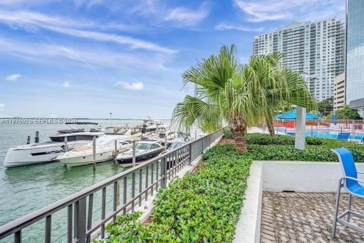 Four Ambassadors #2007 image #8