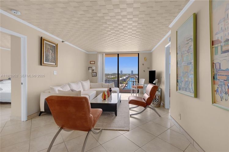 Winston Towers #1006 image #10