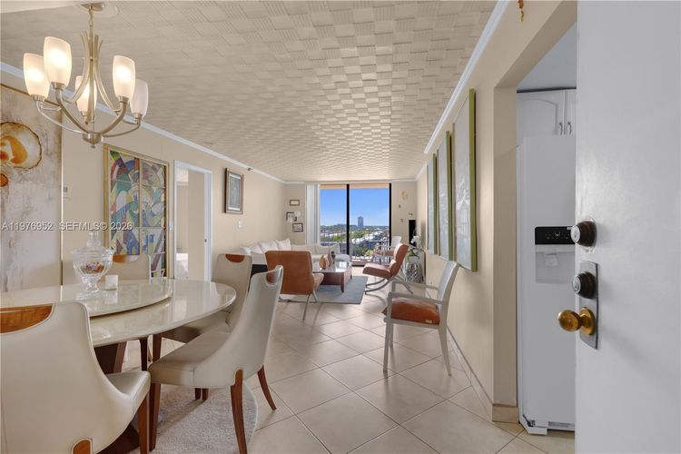 Winston Towers #1006 image #18