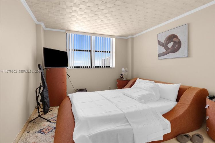 Winston Towers #1006 image #22