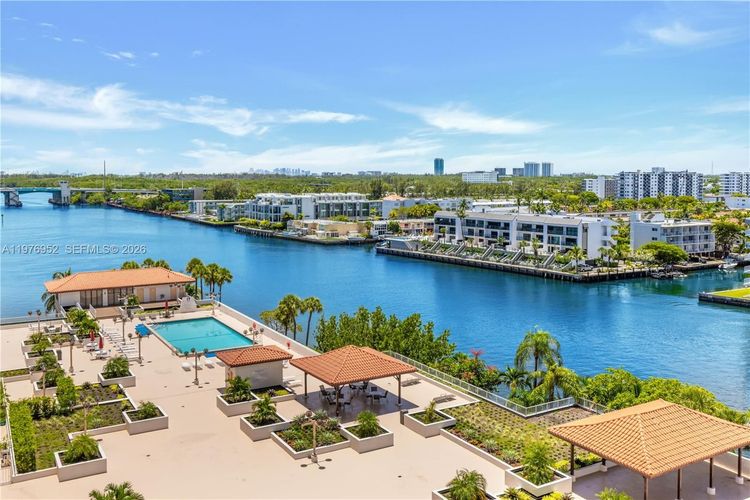 Winston Towers #1006 image #8