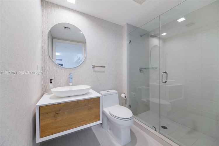 Apogee Beach #402 image #10