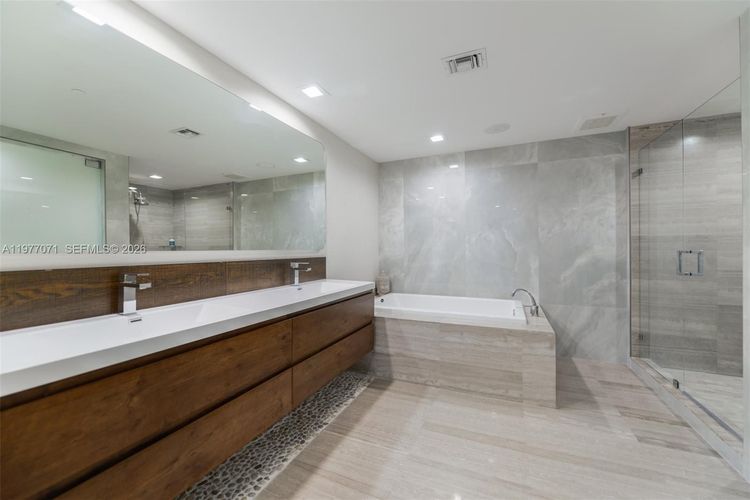 Apogee Beach #402 image #17