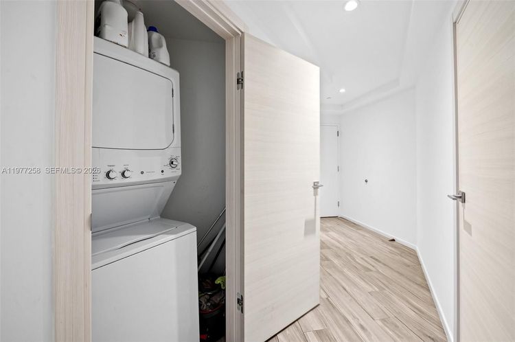 SLS Lux Brickell #2705 image #15