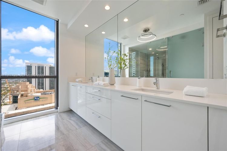 100 Las Olas #3201 image #14