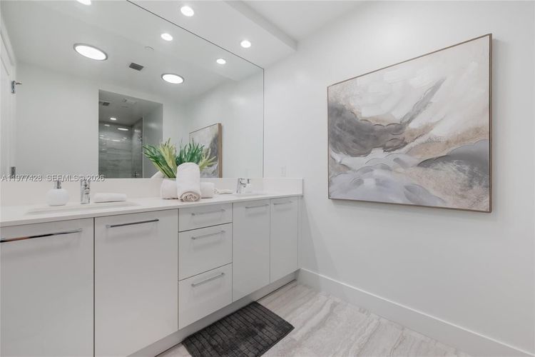 100 Las Olas #3201 image #21