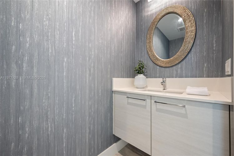 100 Las Olas #3201 image #9