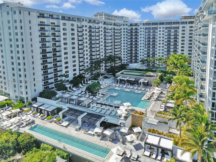 Roney Palace #802 image #9