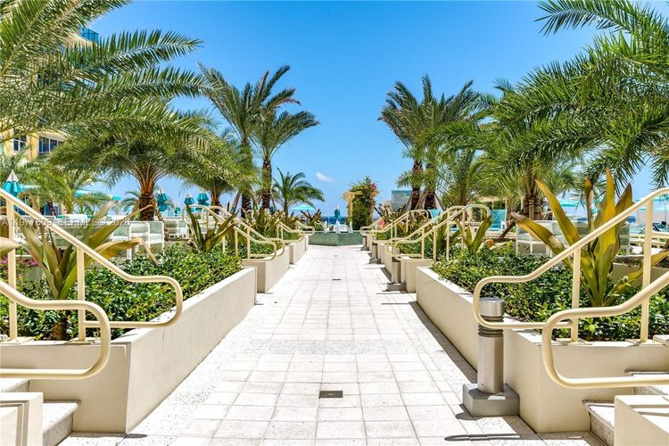 The Wave Condominium #1414 (Available March 30) image #32