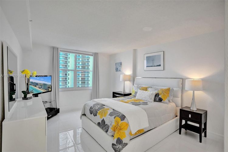 The Wave Condominium #1414 (Available March 30) image #8