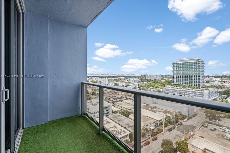 401 Blu Condo #PH109 image #15