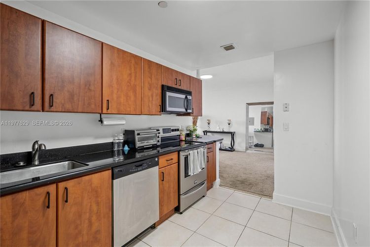 401 Blu Condo #PH109 image #24