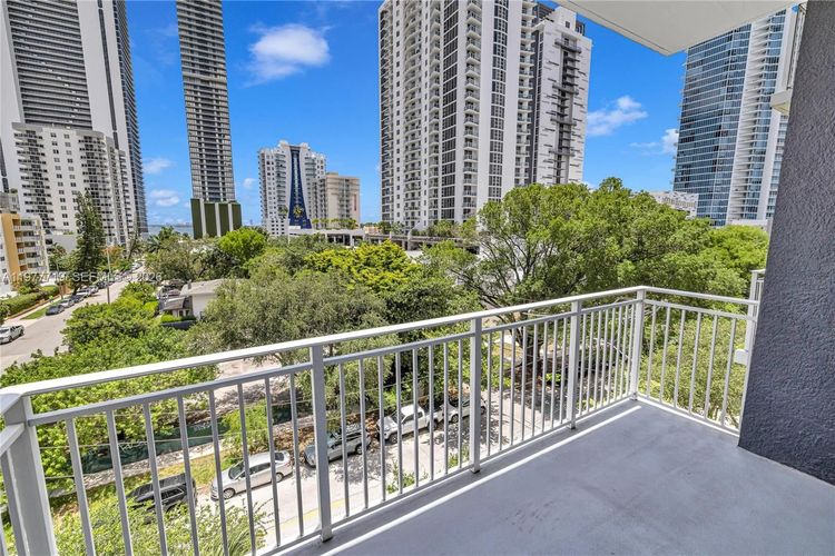 Uptown Lofts #504 image #31