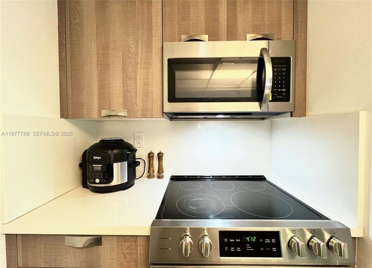 Brickell Key II #202 image #6