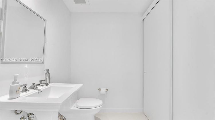 Midtown 4 #H1711 image #16