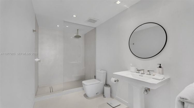 Midtown 4 #H1711 image #18