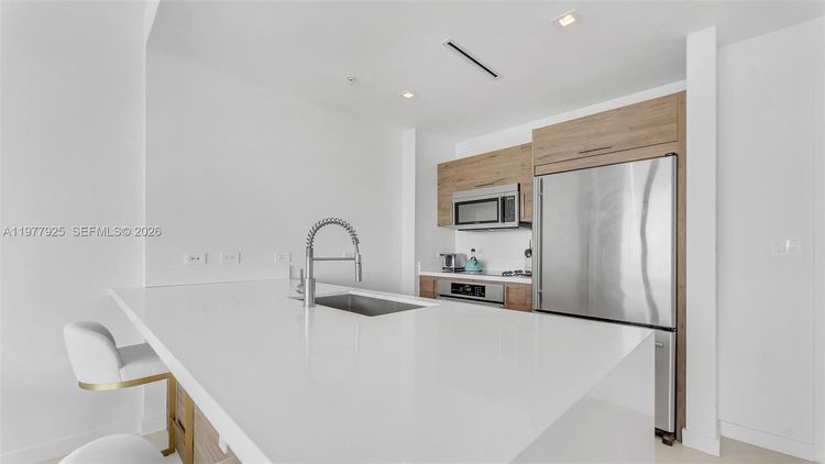 Midtown 4 #H1711 image #7