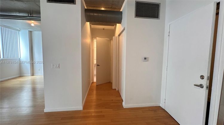 Neo Vertika #1128 image #15