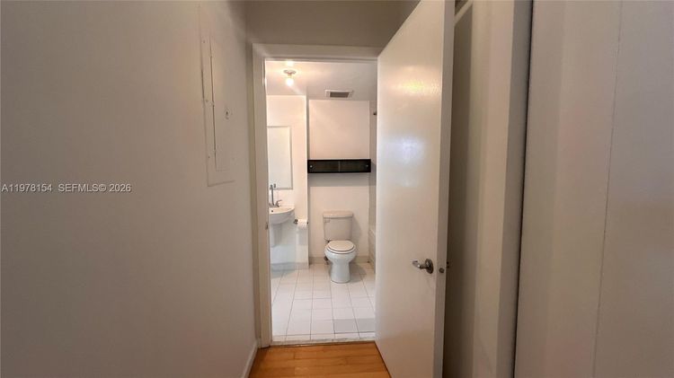 Neo Vertika #1128 image #19