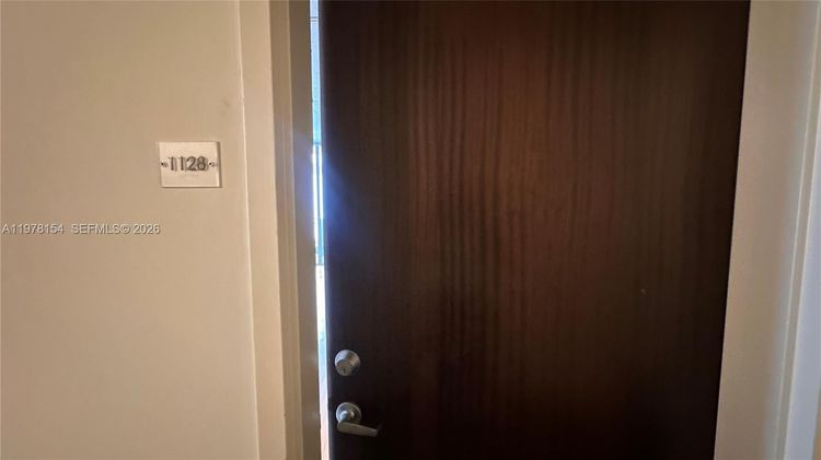 Neo Vertika #1128 image #8