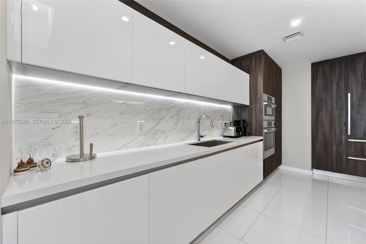 Paramount Miami Worldcenter #1101 image #10