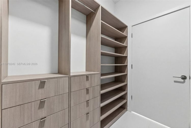 Paramount Miami Worldcenter #1101 image #18