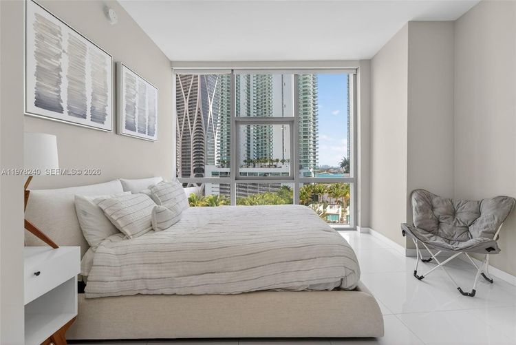 Paramount Miami Worldcenter #1101 image #24