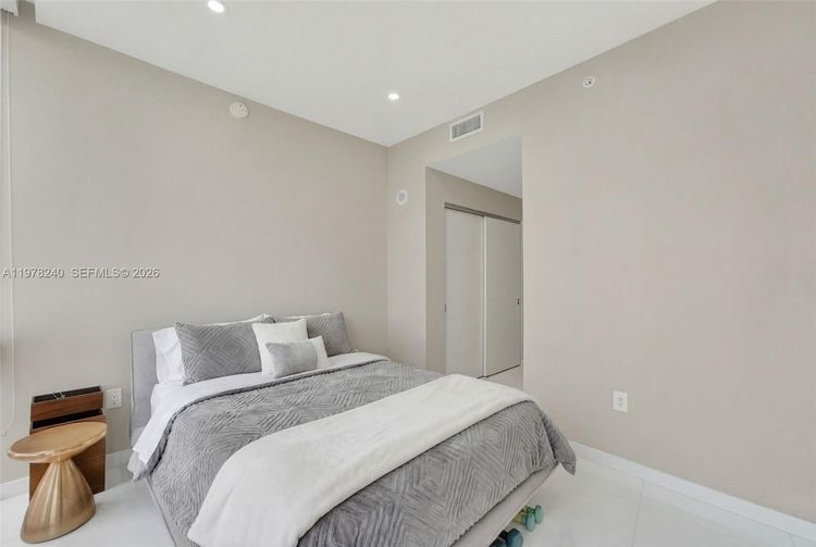 Paramount Miami Worldcenter #1101 image #28