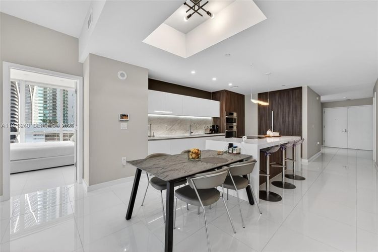 Paramount Miami Worldcenter #1101 image #7