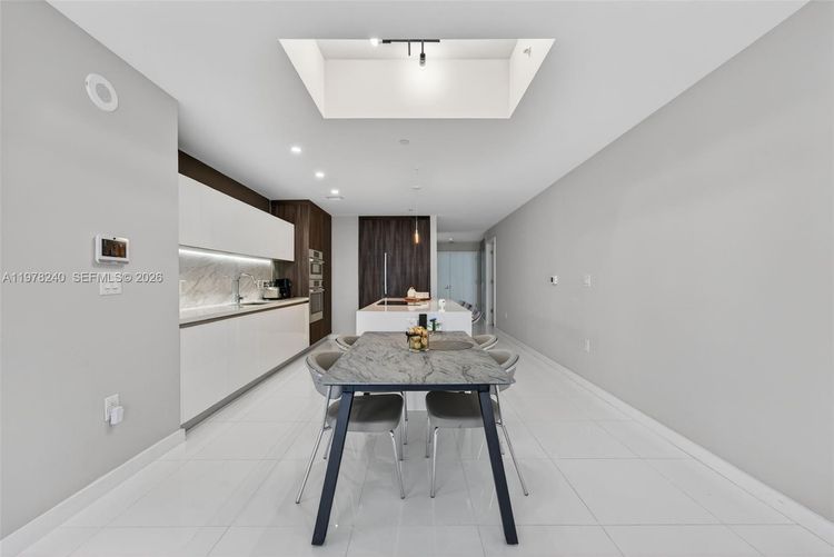 Paramount Miami Worldcenter #1101 image #8