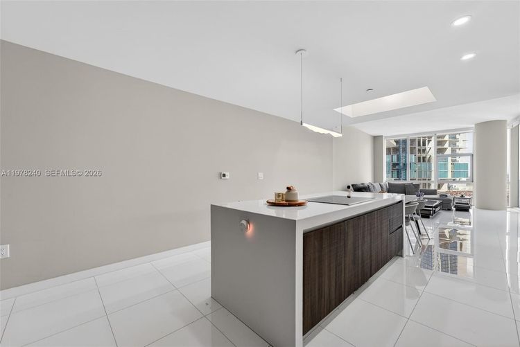 Paramount Miami Worldcenter #1101 image #9