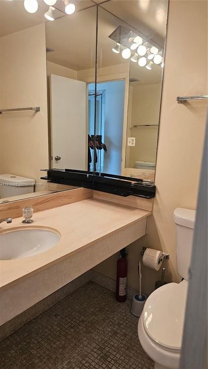 The Hemispheres #14L image #6